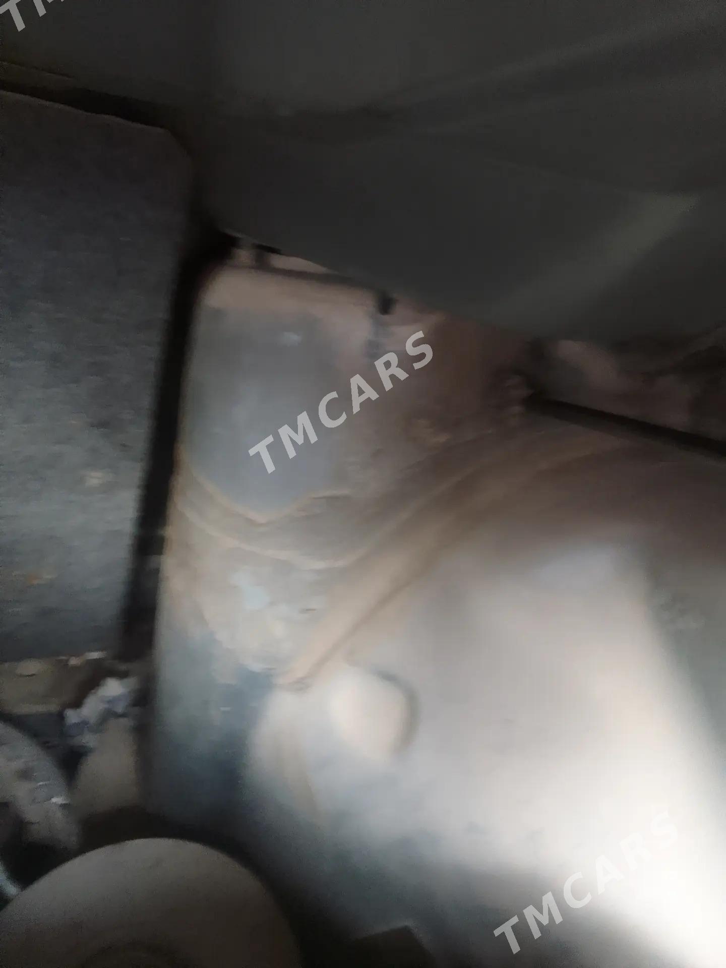 BMW E34 1990 - 15 000 TMT - Balkanabat - img 5