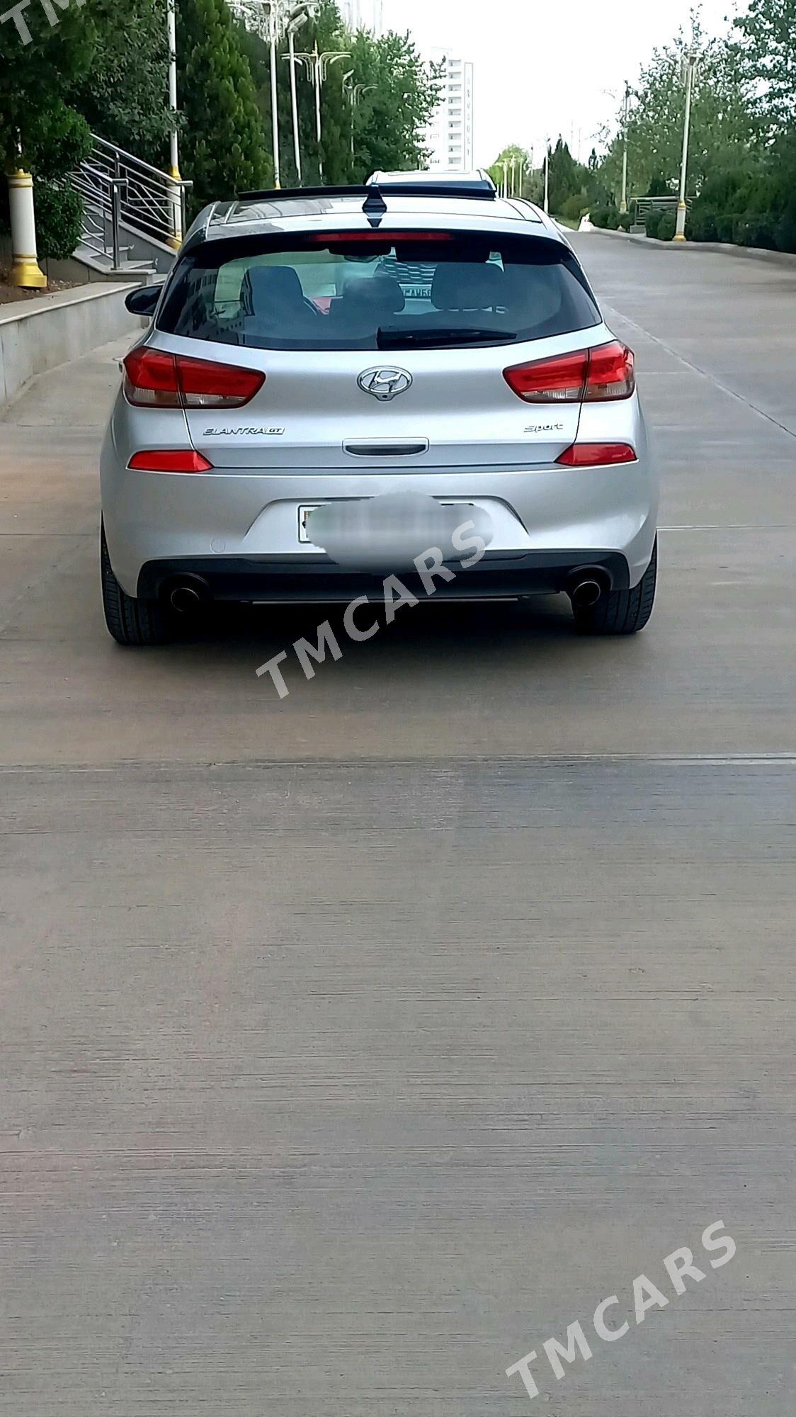 Hyundai Elantra GT 2017 - 210 000 TMT - Бахарден - img 2