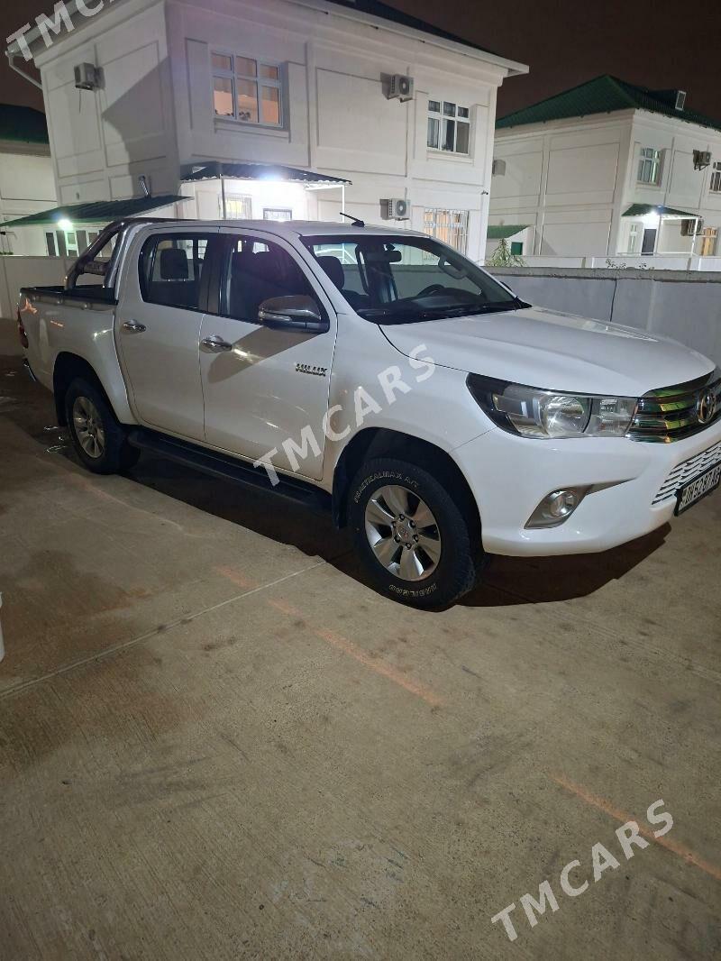 Toyota Hilux 2017 - 470 000 TMT - Aşgabat - img 3