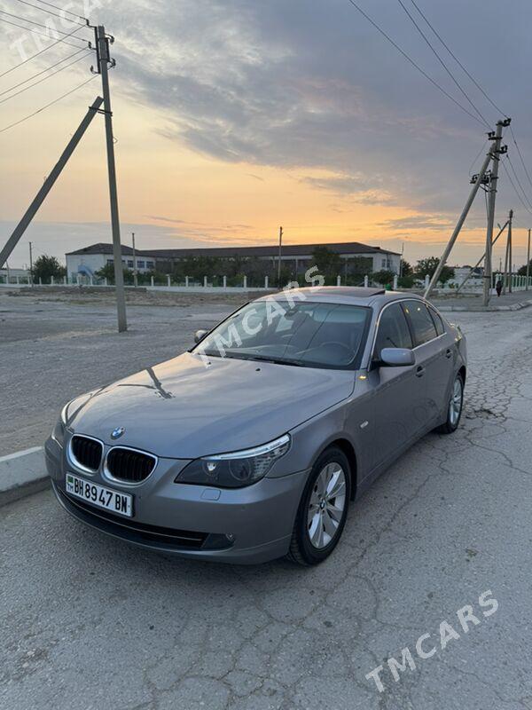 BMW E60 2004 - 175 000 TMT - Балканабат - img 4