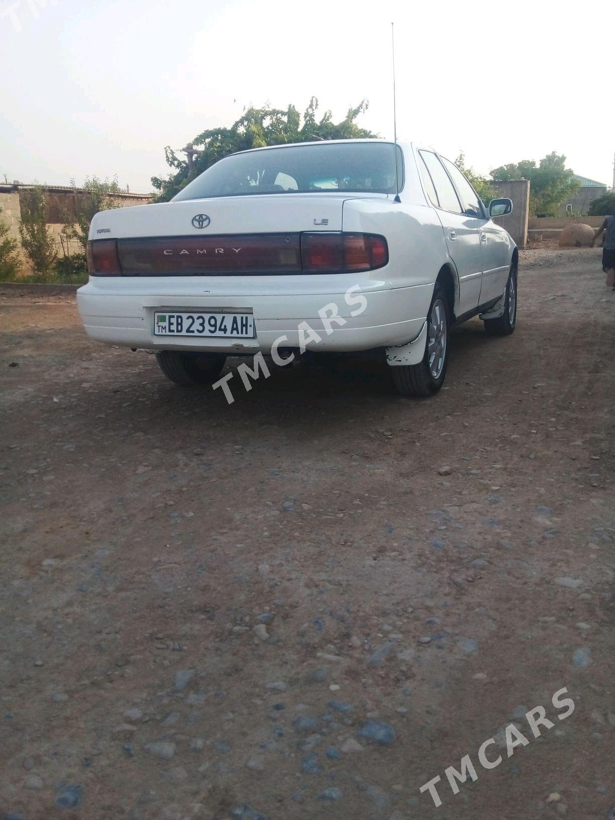 Toyota Camry 1994 - 75 000 TMT - Теджен - img 3