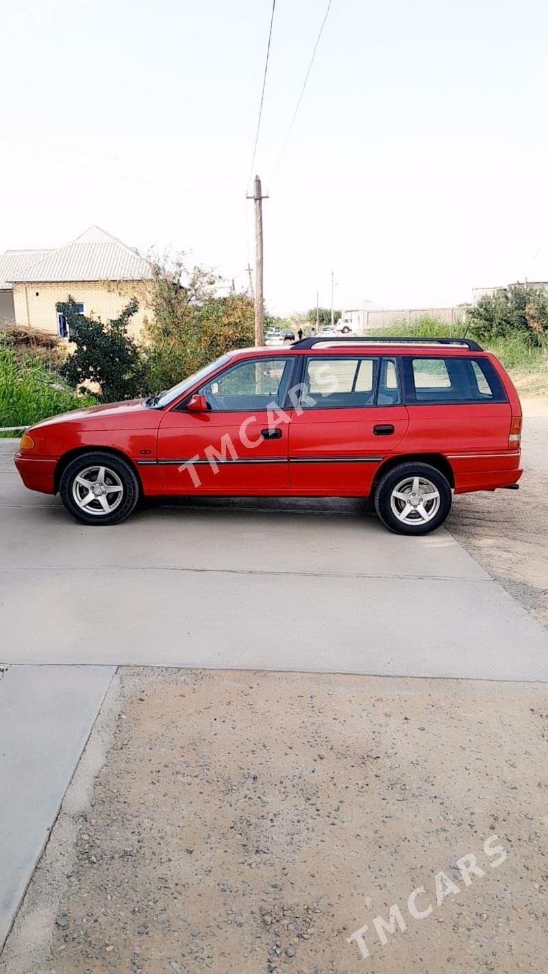 Opel Astra 1993 - 35 000 TMT - Мары - img 3