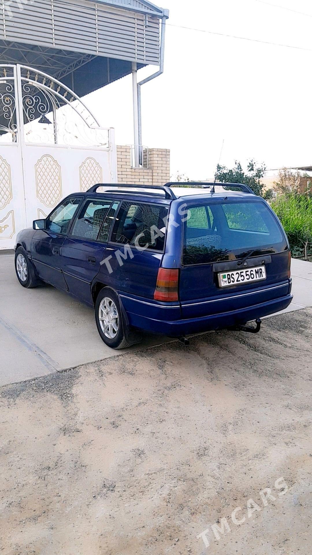 Opel Astra 1992 - 27 000 TMT - Мары - img 3