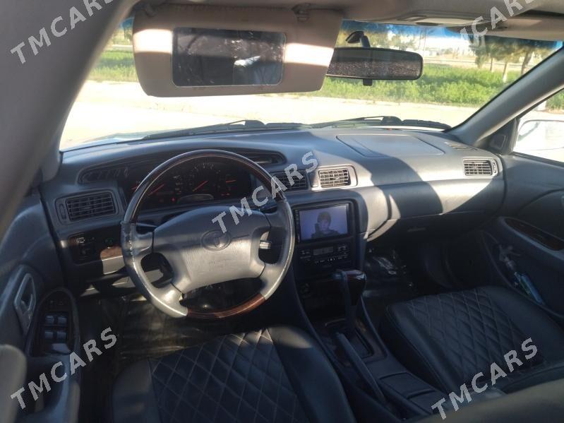 Toyota Camry 2000 - 130 000 TMT - Çärjew - img 3