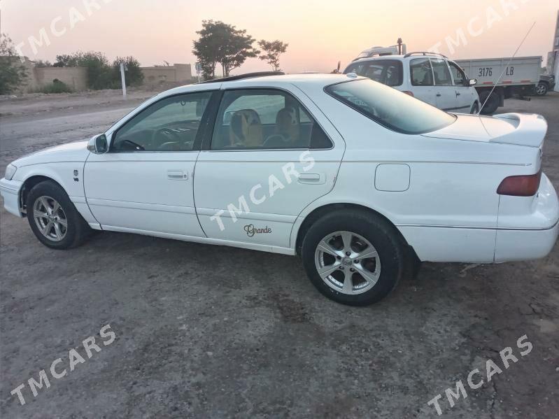 Toyota Camry 2000 - 120 000 TMT - Dänew - img 3