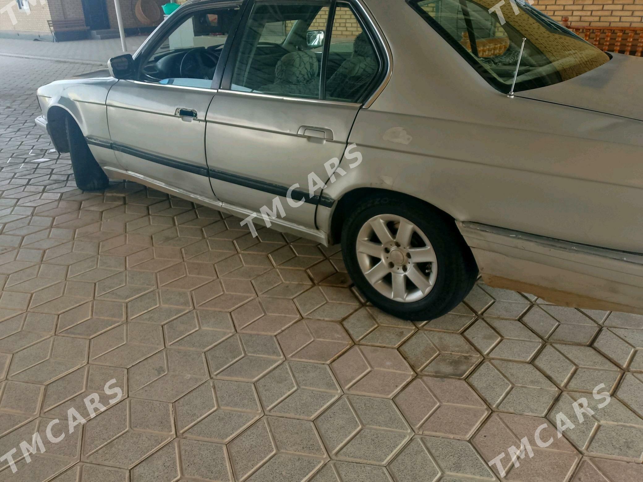 BMW 7 Series 1990 - 24 000 TMT - Векильбазар - img 3