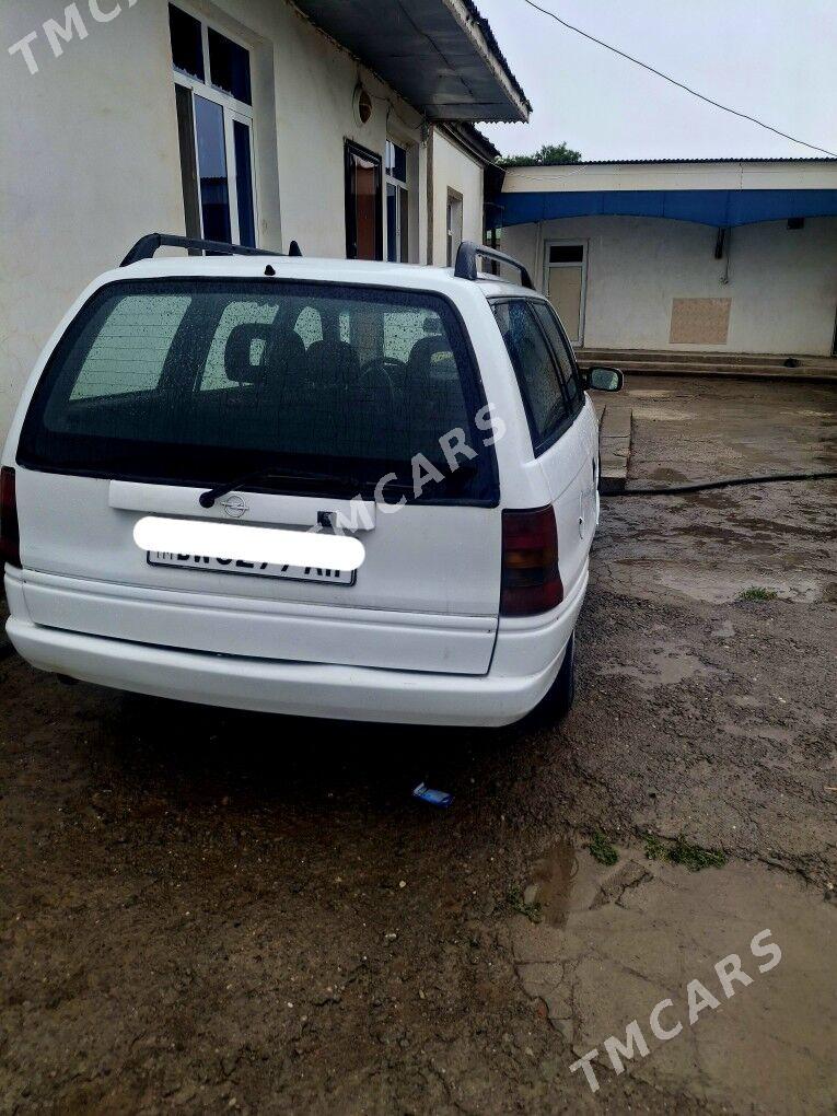 Opel Astra 1996 - 35 000 TMT - Ak bugdaý etraby - img 4