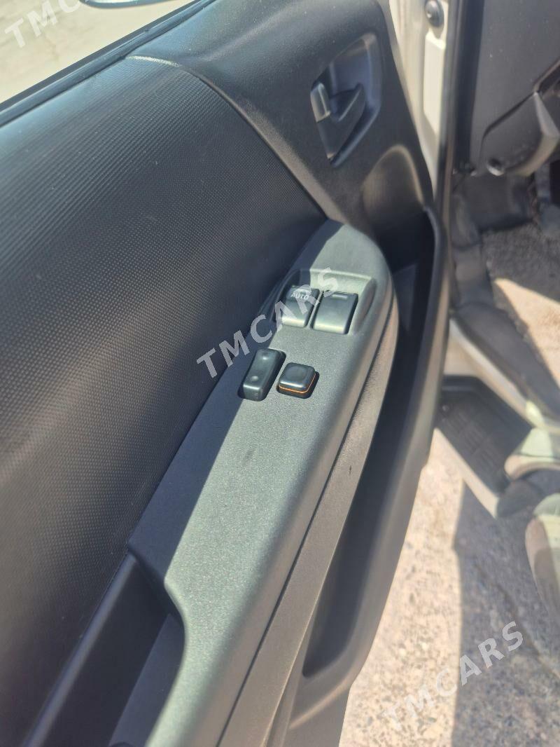 Toyota Hiace 2010 - 260 000 TMT - Türkmenabat - img 5