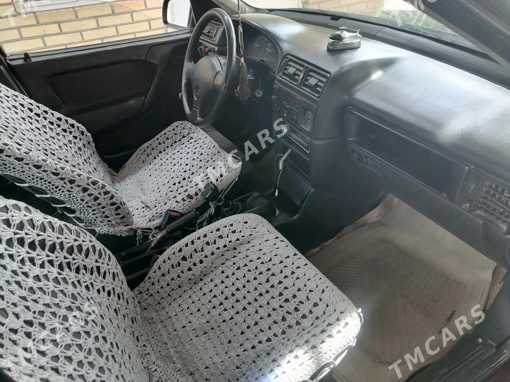 Opel Vectra 1992 - 28 000 TMT - Мары - img 2