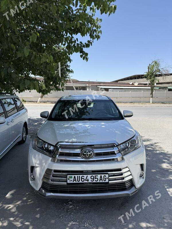 Toyota Highlander 2018 - 350 000 TMT - Aşgabat - img 1