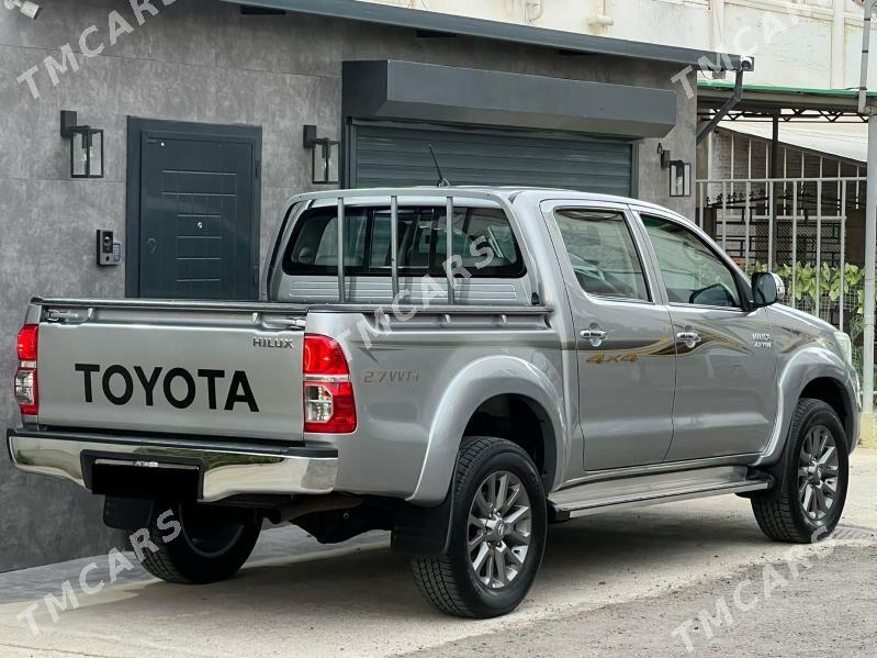 Toyota Hilux 2015 - 440 000 TMT - Türkmenbaşy - img 4