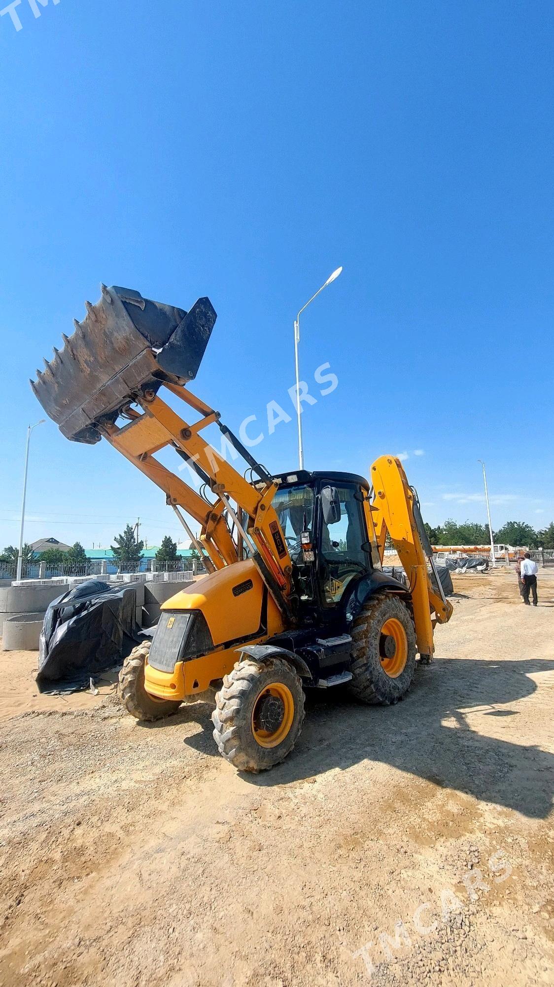 JCB 3CX Compact 2011 - 620 000 TMT - Ашхабад - img 2