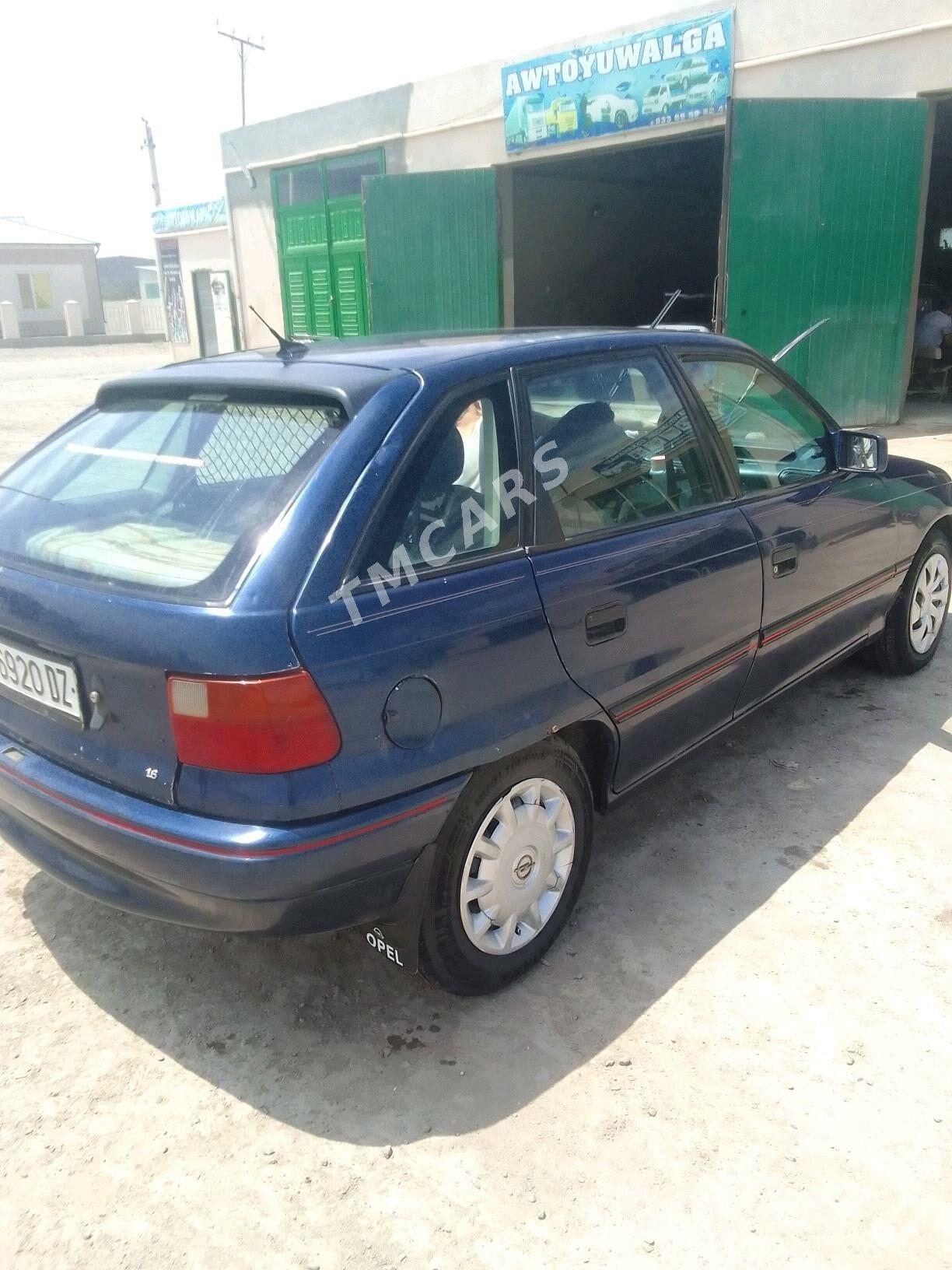 Opel Astra 1994 - 30 000 TMT - Boldumsaz - img 3