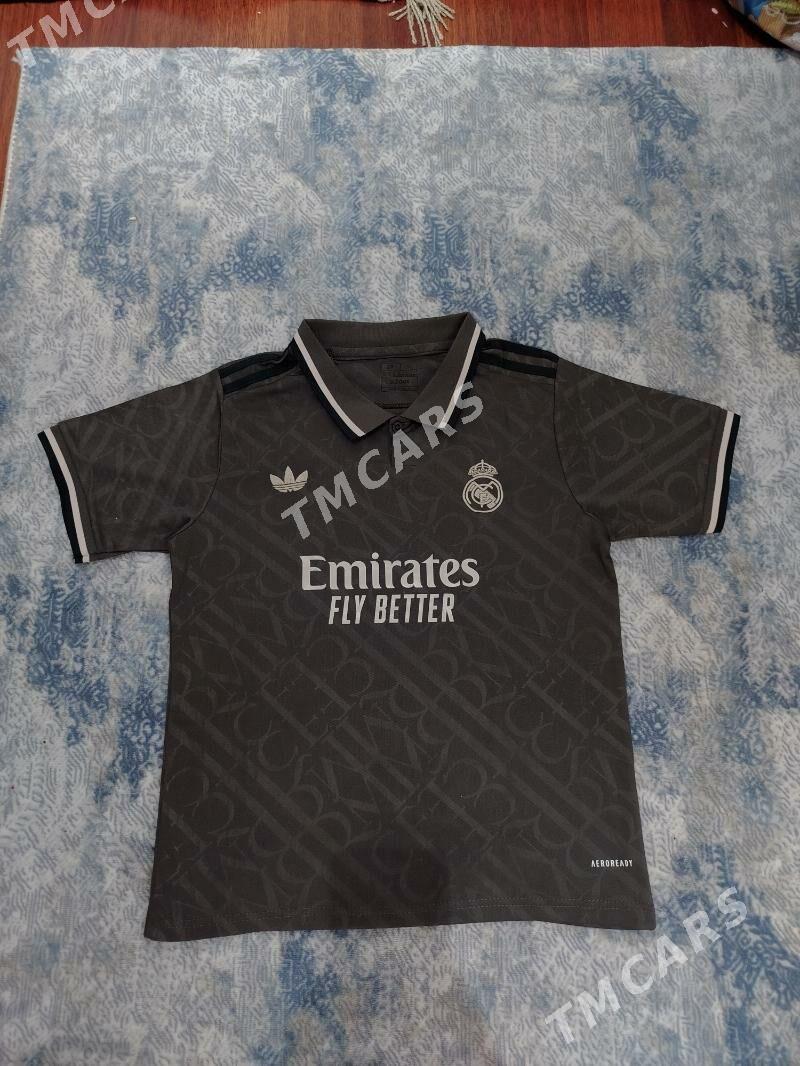 Real Madrid forma 24/25 - Мир 2 - img 2