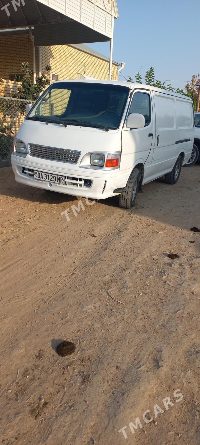 Toyota Hiace 2004 - 130 000 TMT - Мары - img 5