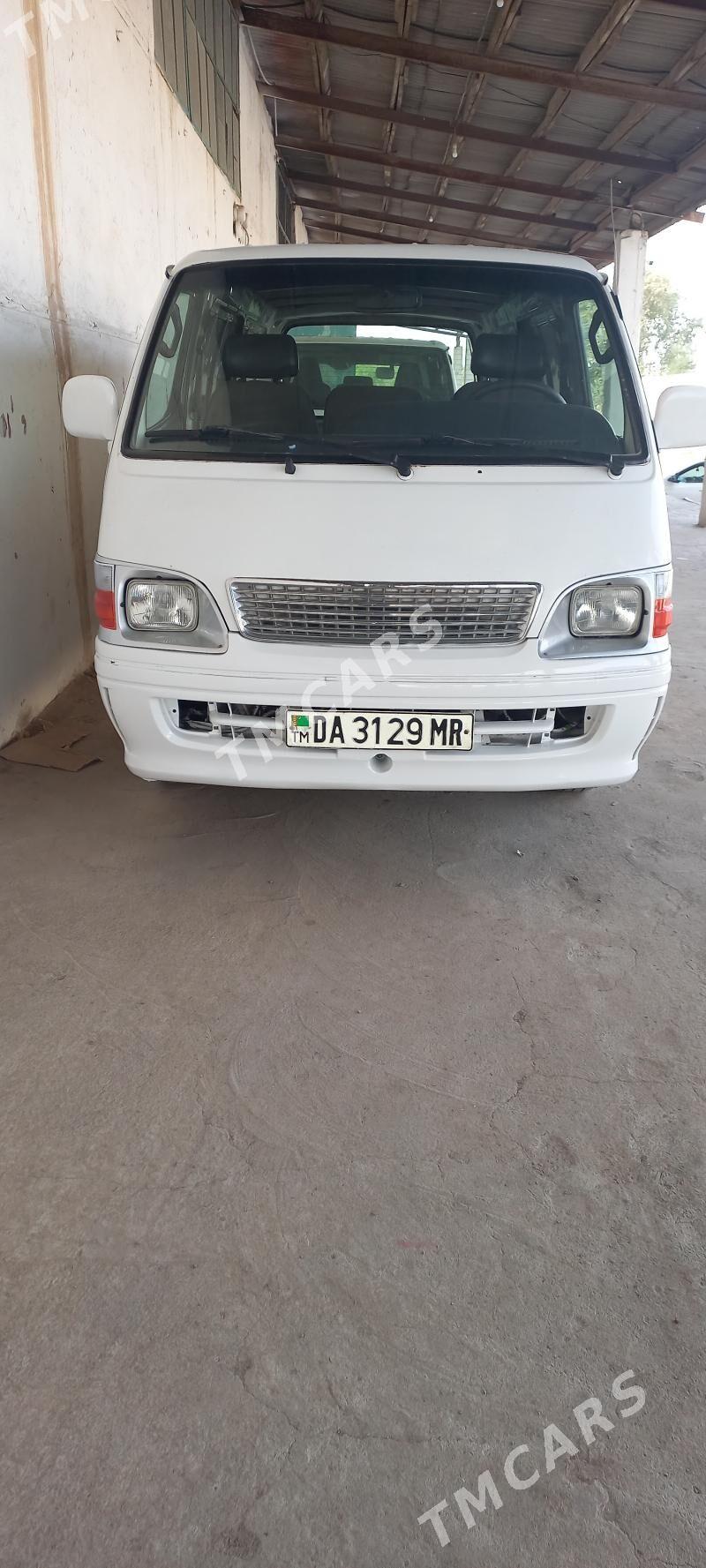 Toyota Hiace 2004 - 130 000 TMT - Мары - img 4
