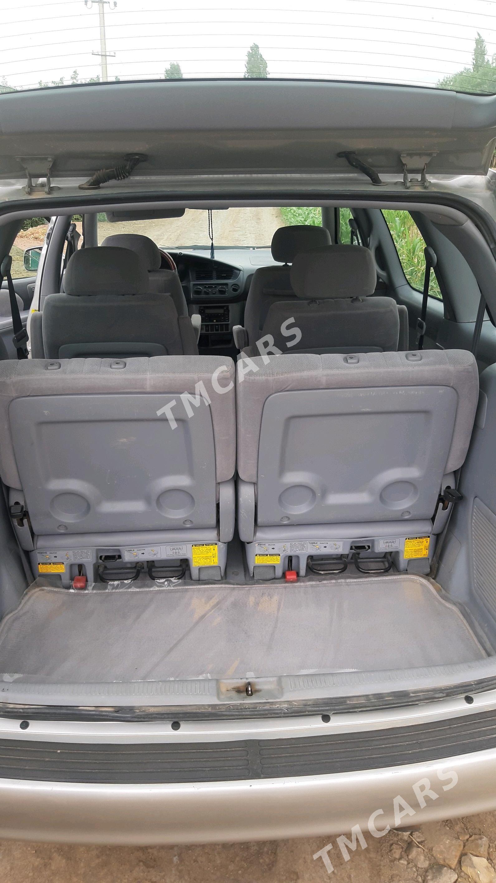 Toyota Sienna 2002 - 180 000 TMT - Гурбансолтан Едже - img 4