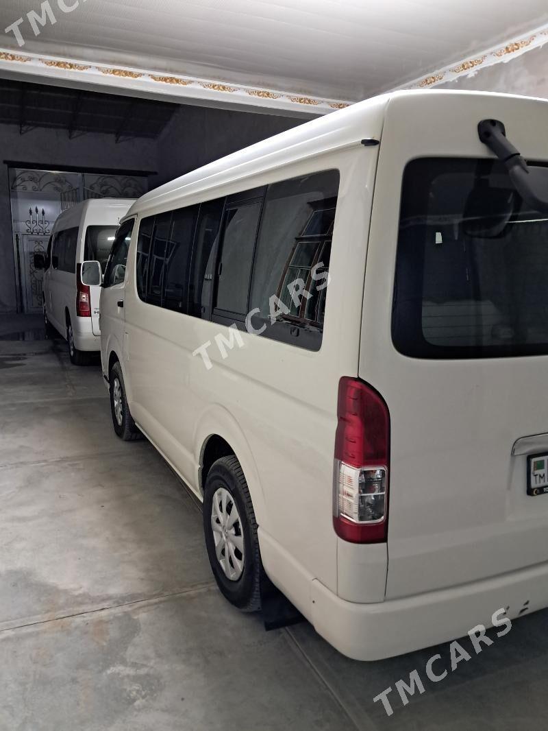 Toyota Hiace 2006 - 260 000 TMT - Saýat - img 3