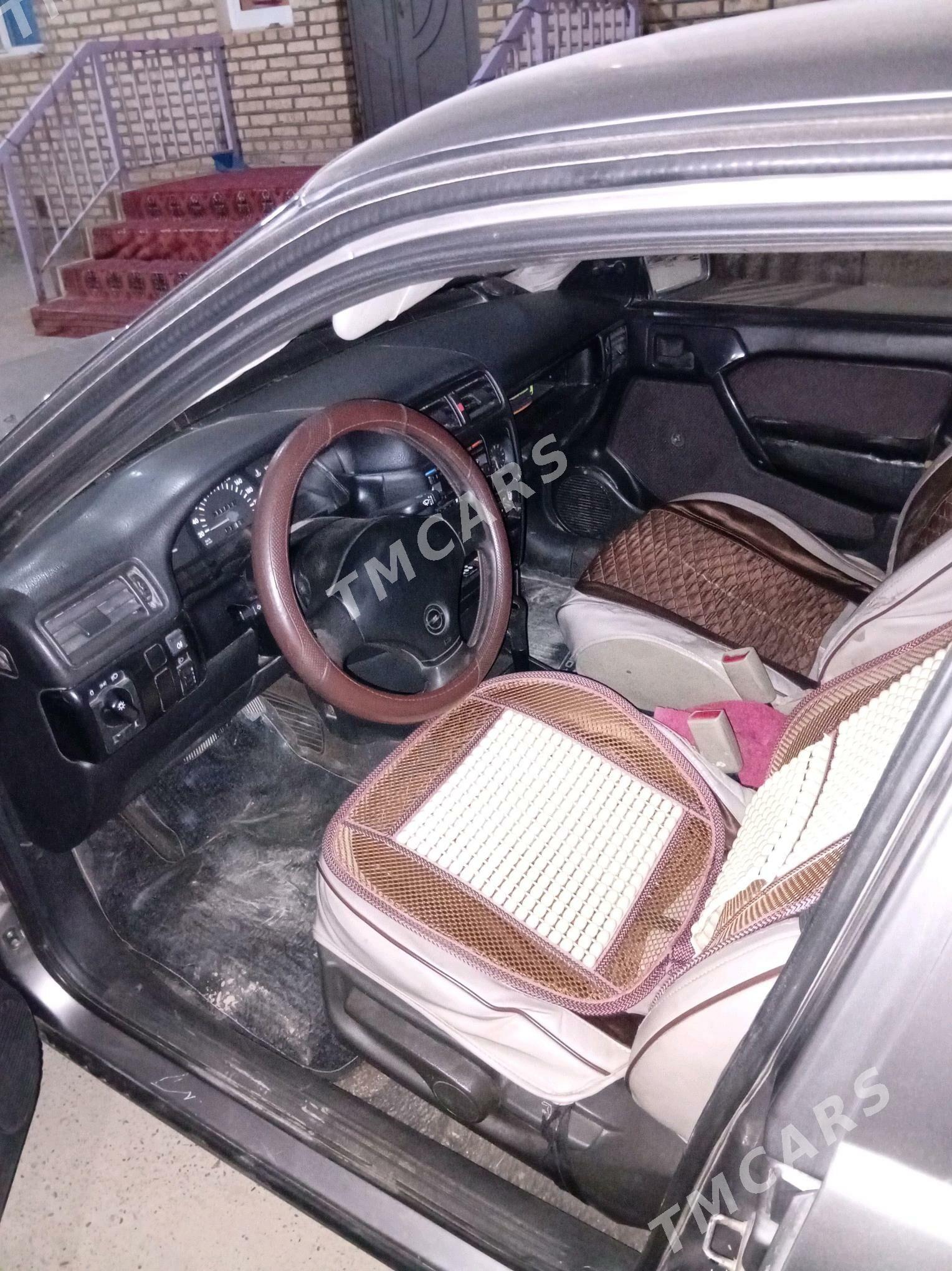 Opel Vectra 1992 - 40 000 TMT - Murgap - img 3
