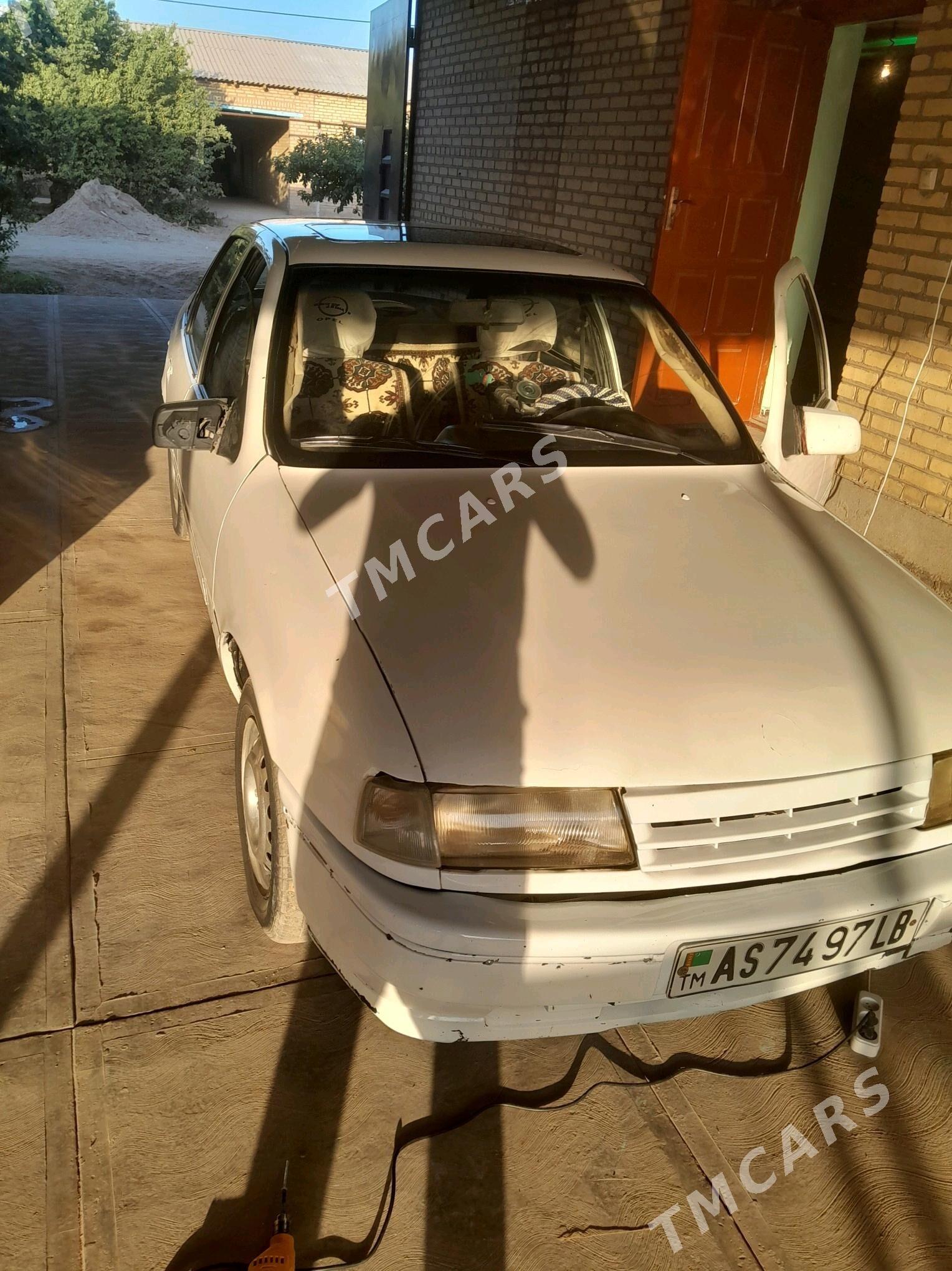 Opel Vectra 1991 - 20 000 TMT - Garabekewül - img 3