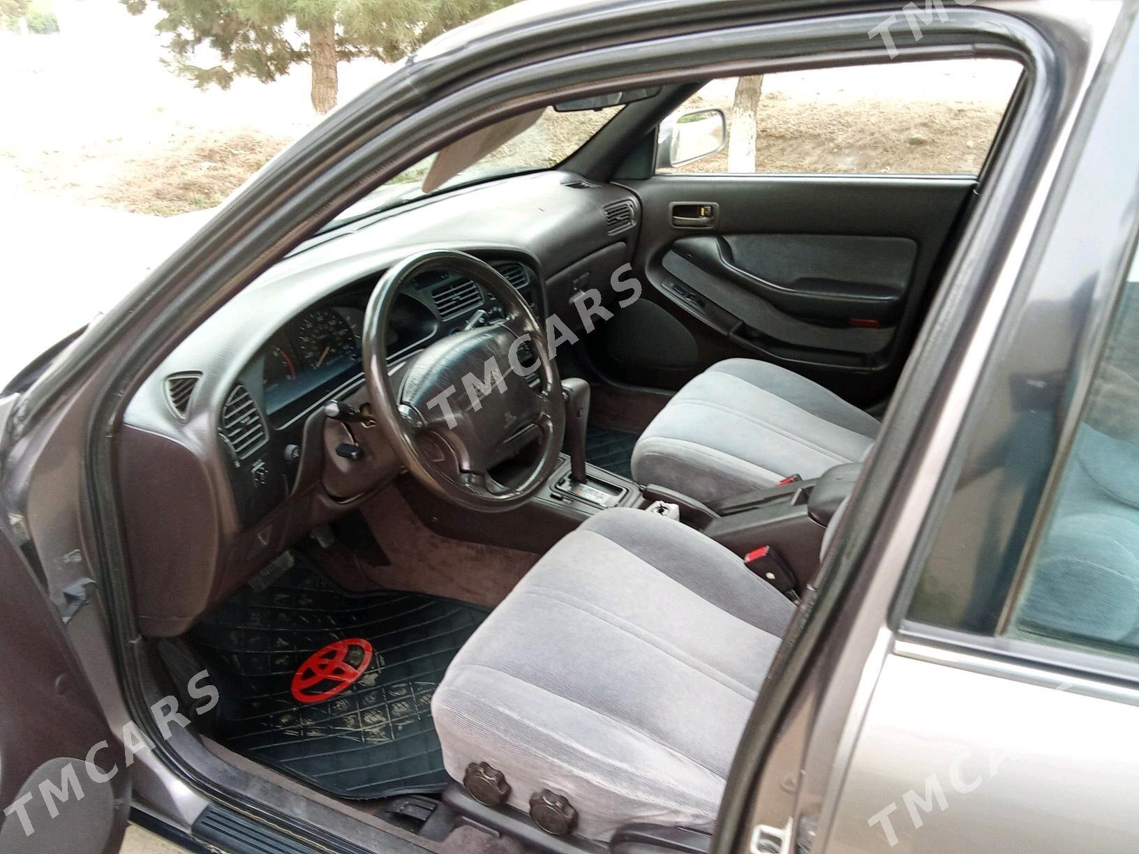 Toyota Camry 1993 - 90 000 TMT - Saýat - img 4