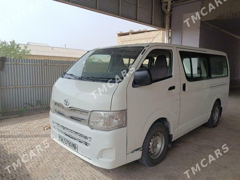 Toyota Hiace 2010 - 250 000 TMT - Сакарчага - img 3