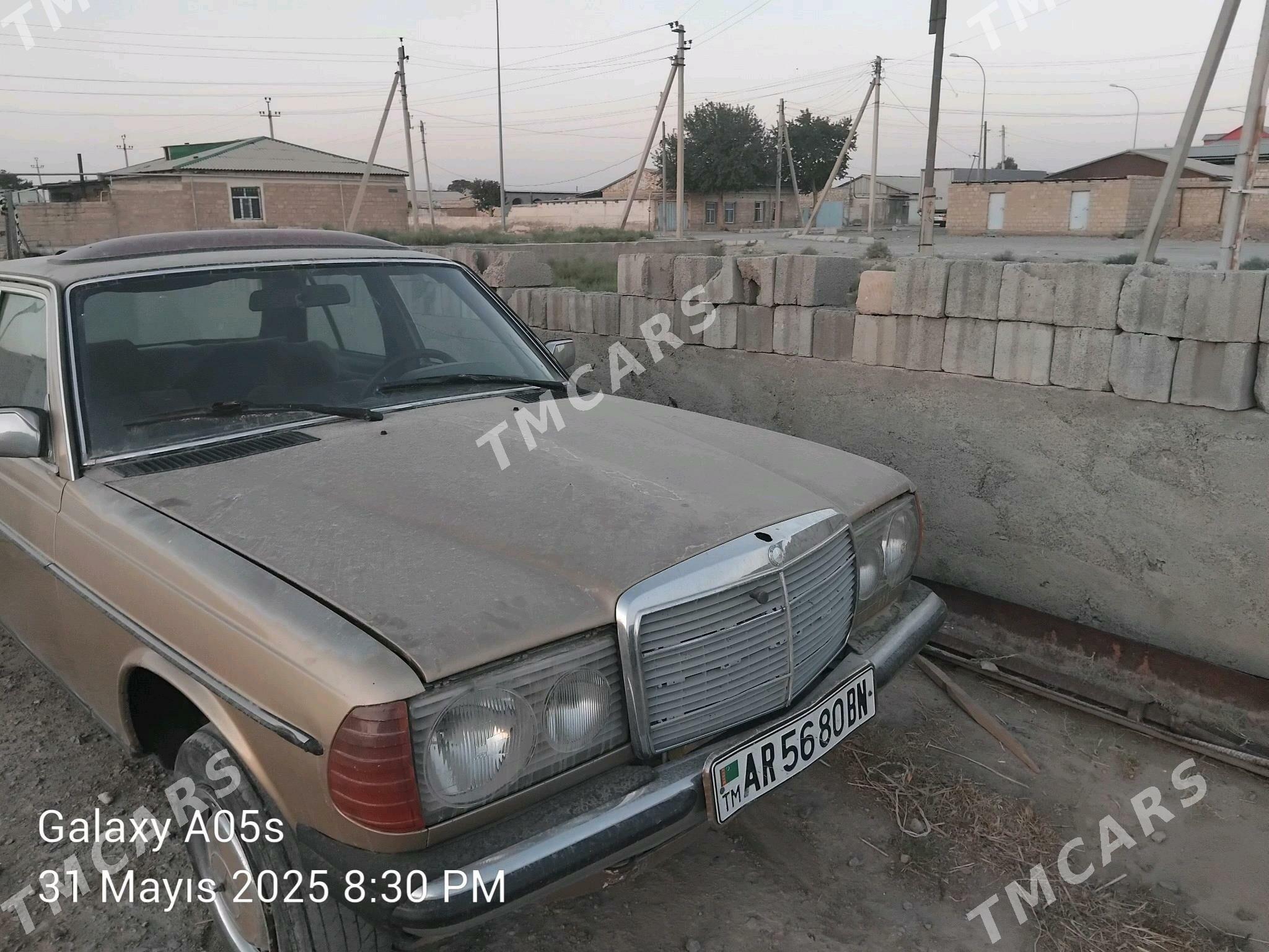 Mercedes-Benz 230E 1982 - 12 000 TMT - Гызыларбат - img 2
