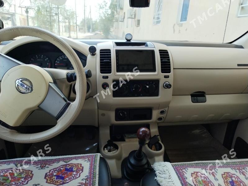 Nissan Navara 2012 - 140 000 TMT - Balkanabat - img 2
