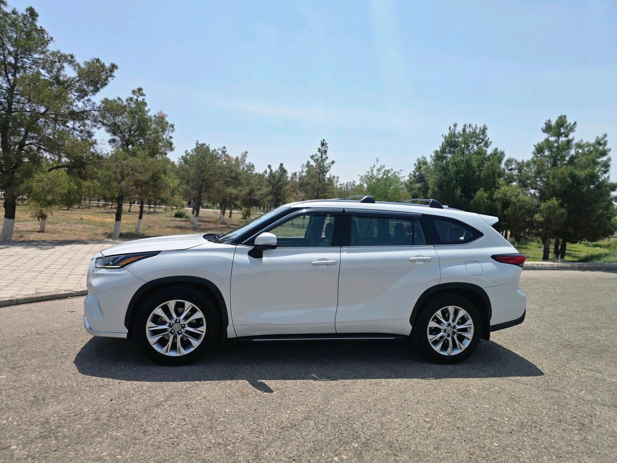 Toyota Highlander 2022 - 550 000 TMT - Türkmenabat - img 9