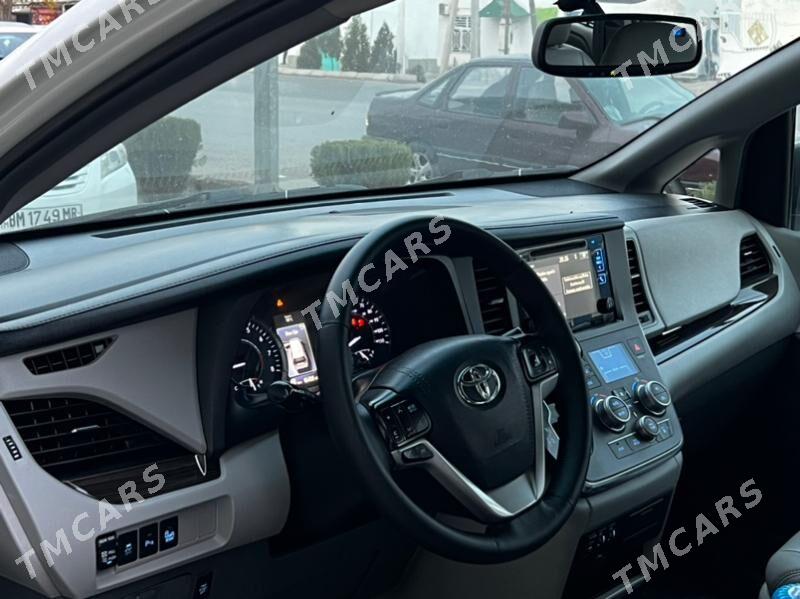 Toyota Sienna 2017 - 390 000 TMT - Мары - img 4