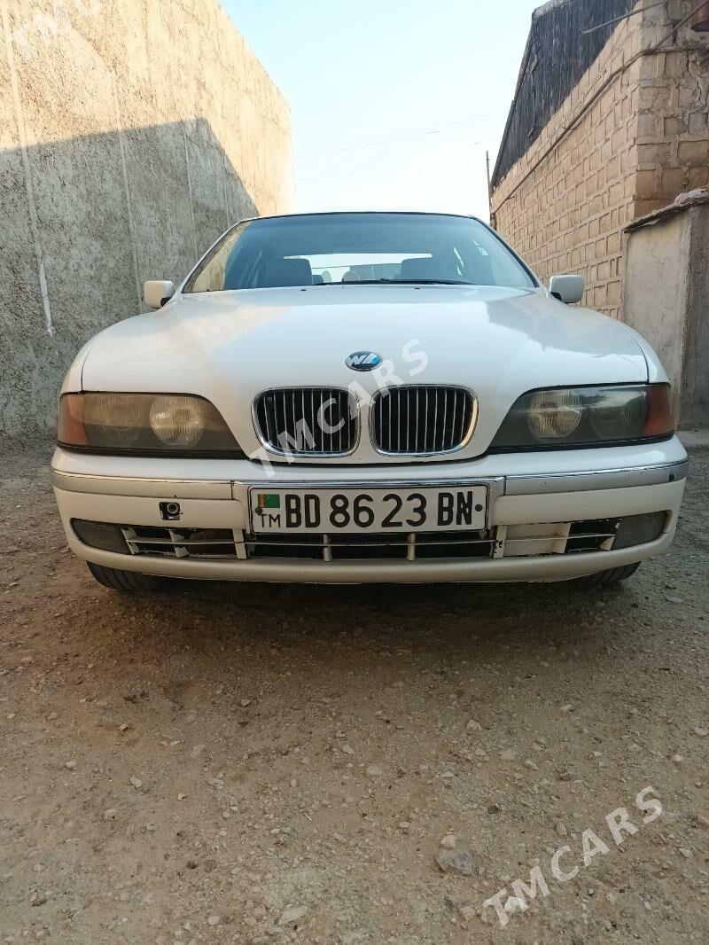 BMW E39 1996 - 70 000 TMT - Türkmenbaşy - img 6