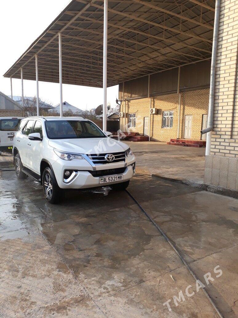 Toyota Fortuner 2017 - 545 000 TMT - Мары - img 4