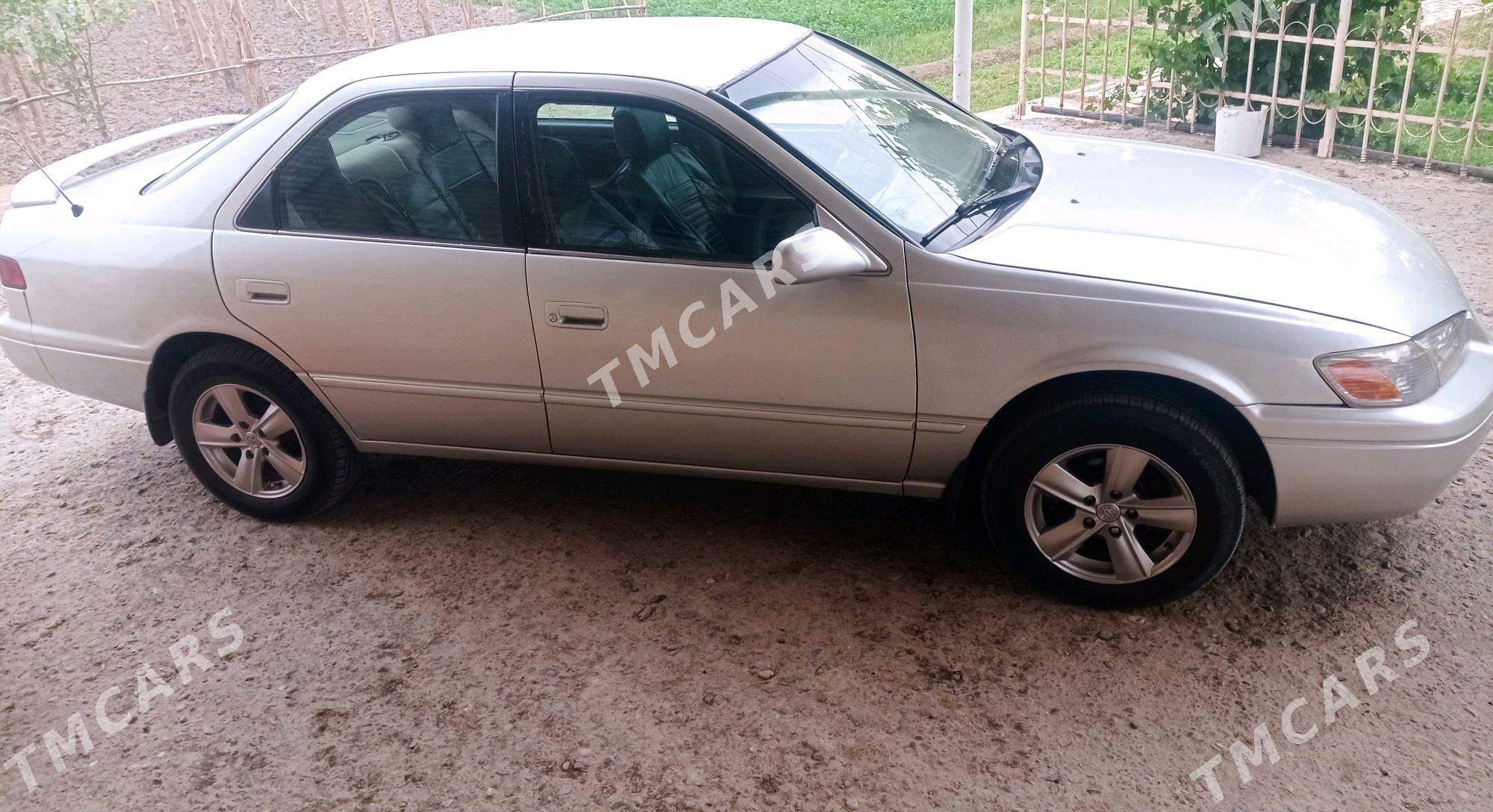 Toyota Camry 1998 - 98 000 TMT - Sakarçäge - img 1