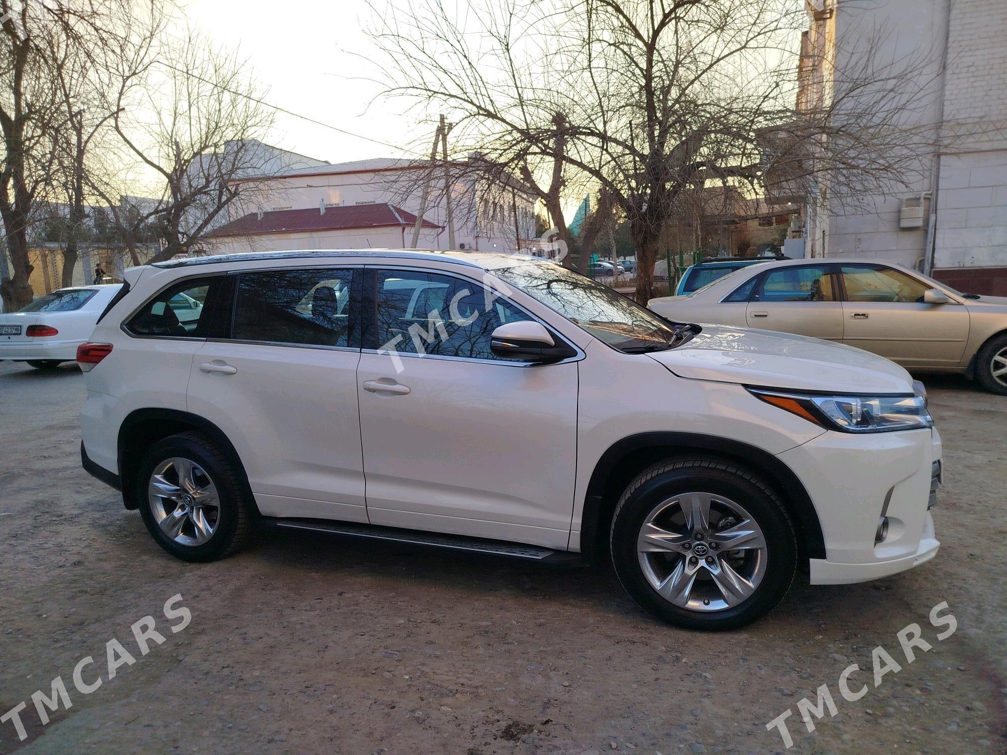 Toyota Highlander 2017 - 360 000 TMT - Мары - img 3