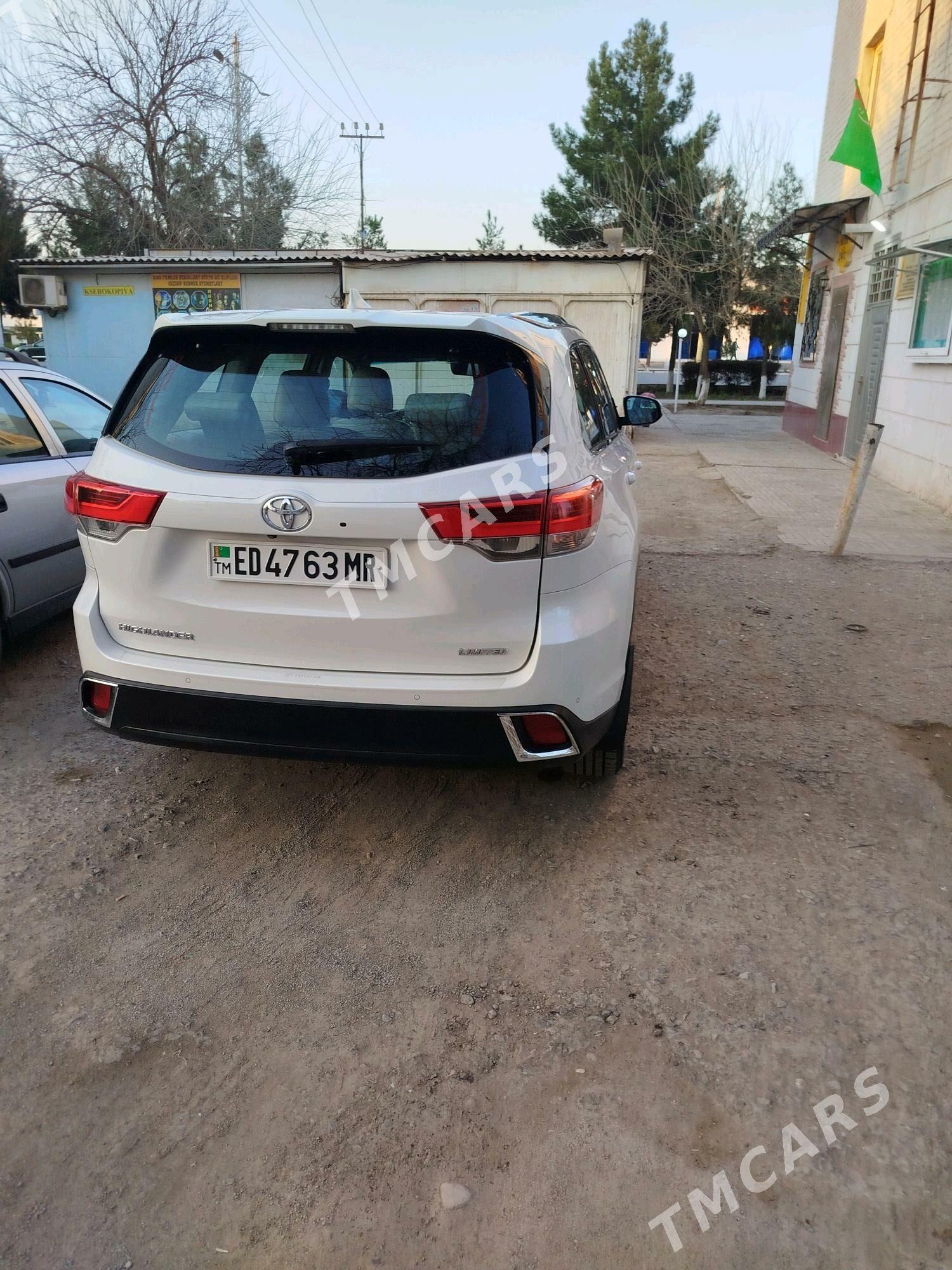 Toyota Highlander 2017 - 360 000 TMT - Мары - img 4
