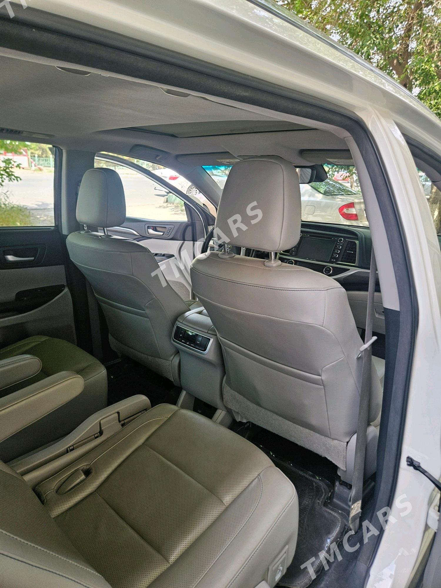 Toyota Highlander 2017 - 360 000 TMT - Мары - img 5