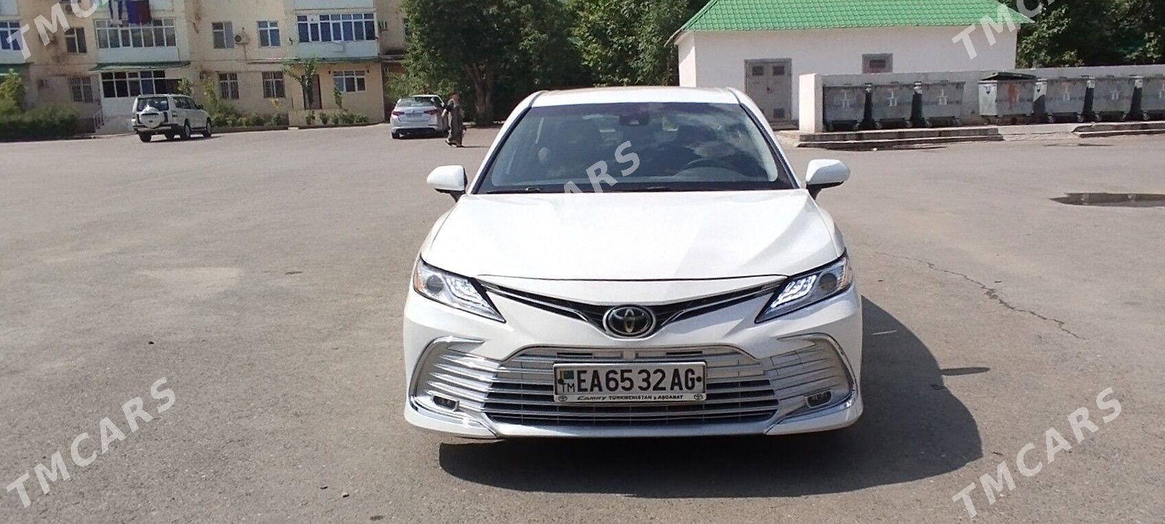 Toyota Camry 2019 - 280 000 TMT - 10 mkr - img 2