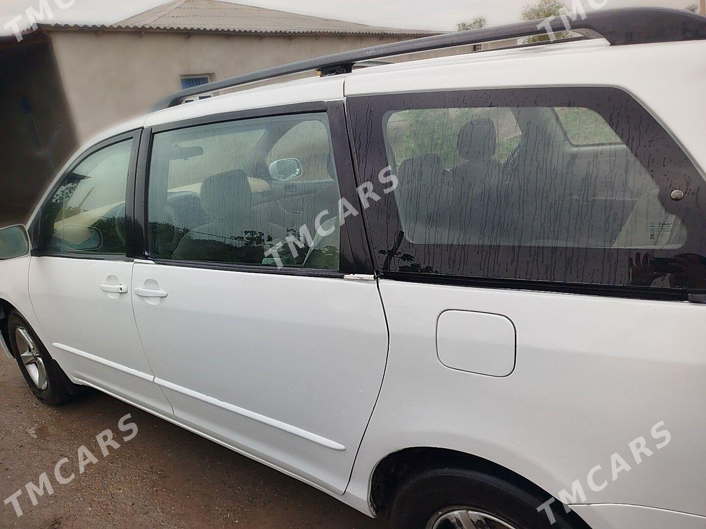 Toyota Sienna 2004 - 160 000 TMT - Daşoguz - img 5