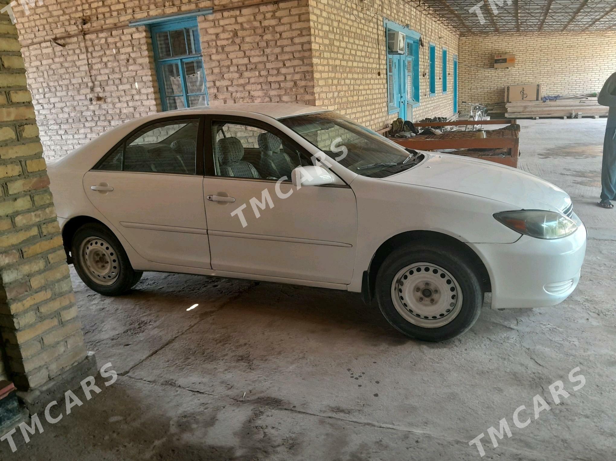 Toyota Camry 2004 - 100 000 TMT - Halaç - img 2