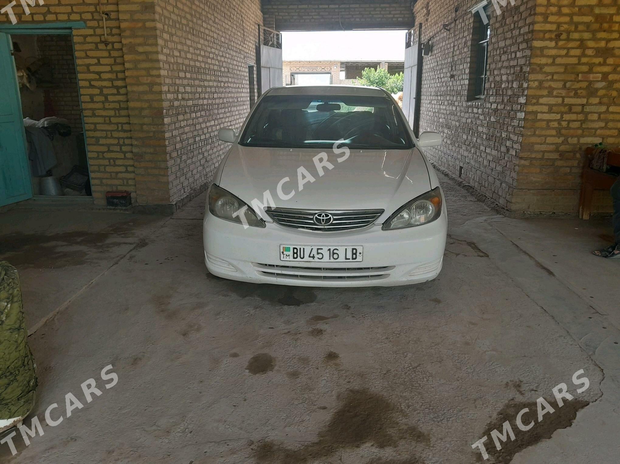 Toyota Camry 2004 - 100 000 TMT - Halaç - img 4