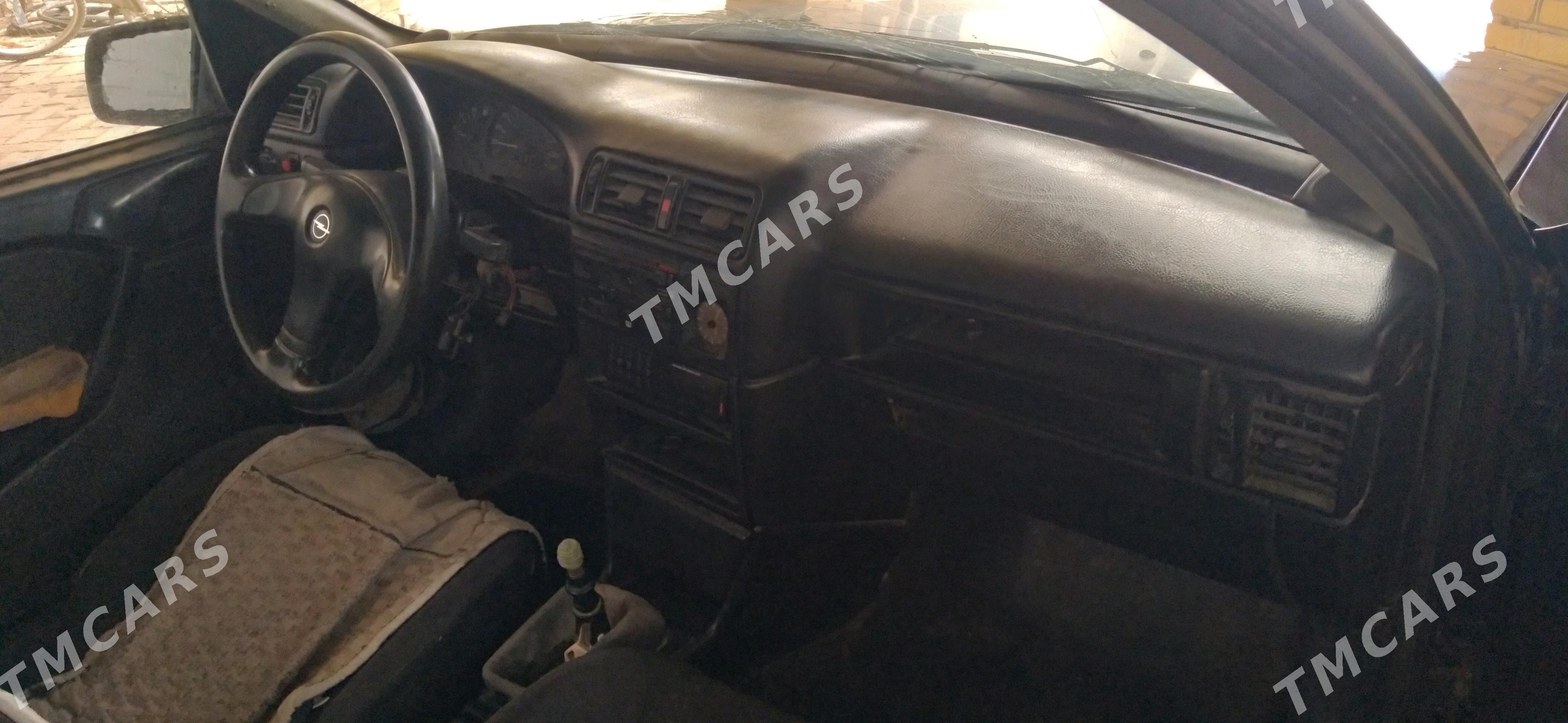 Opel Vectra 1993 - 25 000 TMT - Керки - img 3