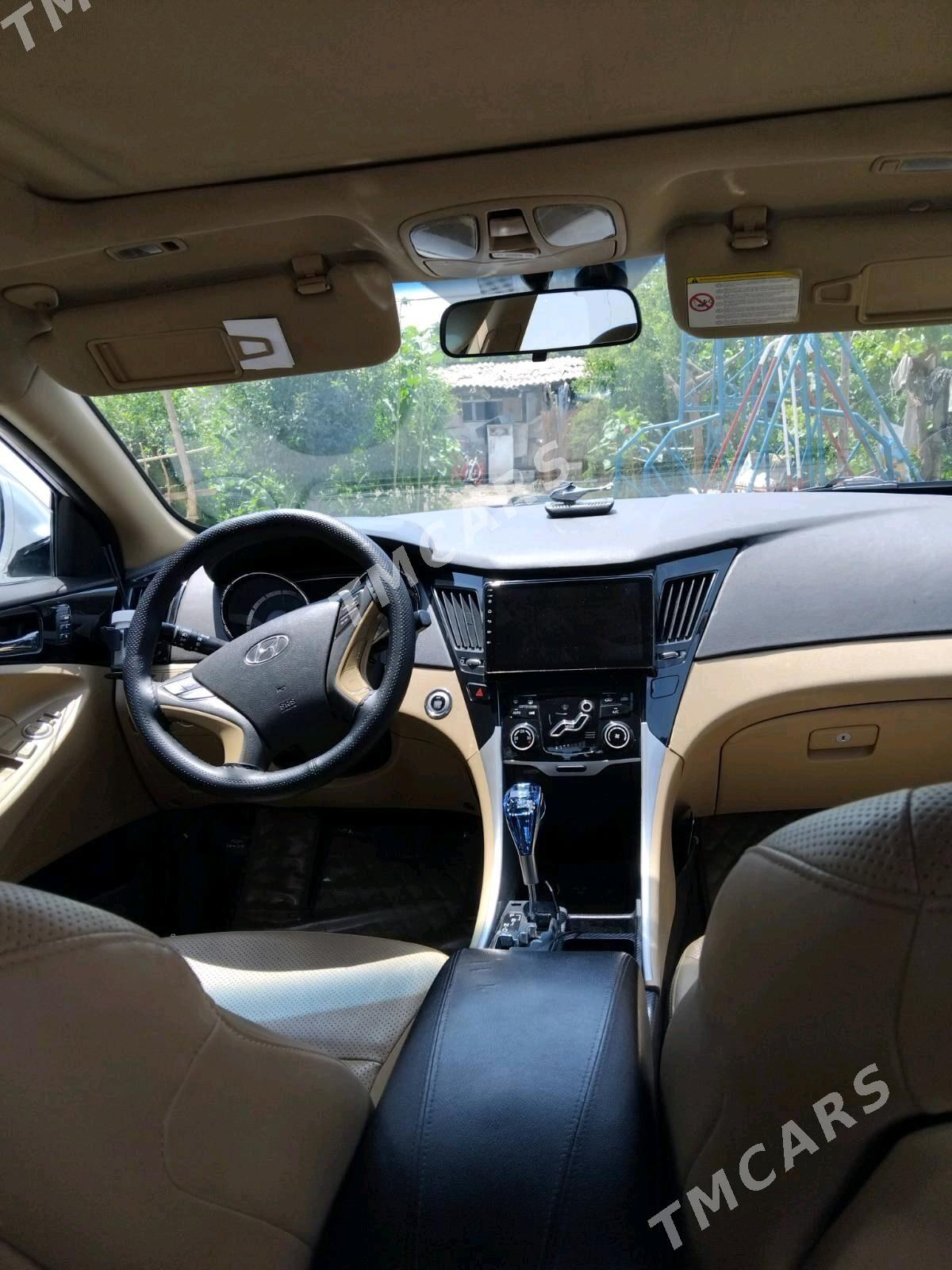 Hyundai Sonata 2011 - 160 000 TMT - Köşi - img 1