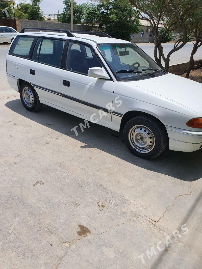 Opel Astra 1993 - 36 000 TMT - Бахарден - img 3