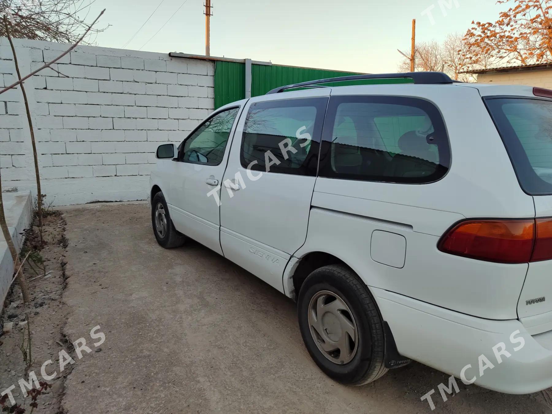 Toyota Sienna 1999 - 140 000 TMT - Aşgabat - img 4