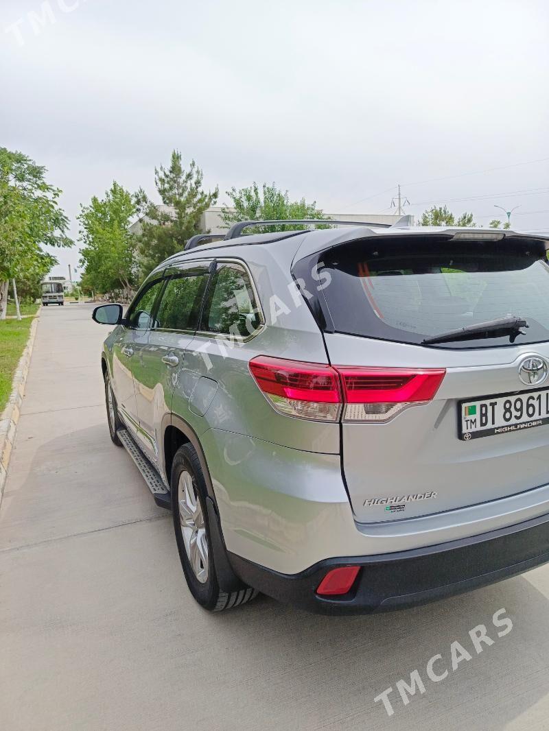Toyota Highlander 2018 - 420 000 TMT - Туркменабат - img 9