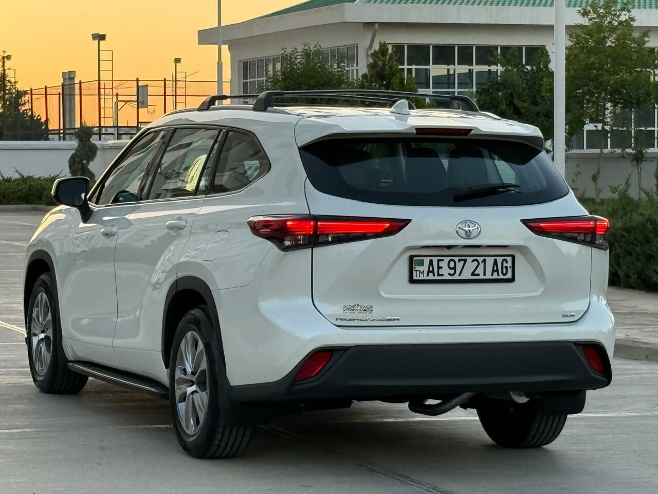 Toyota Highlander 2021 - 615 000 TMT - Aşgabat - img 4
