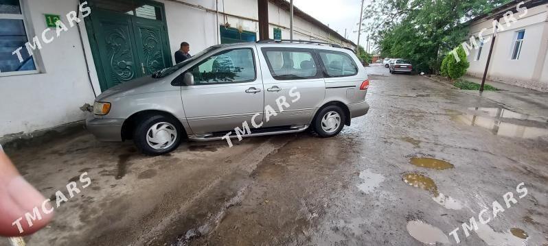 Toyota Sienna 2002 - 188 000 TMT - Daşoguz - img 2