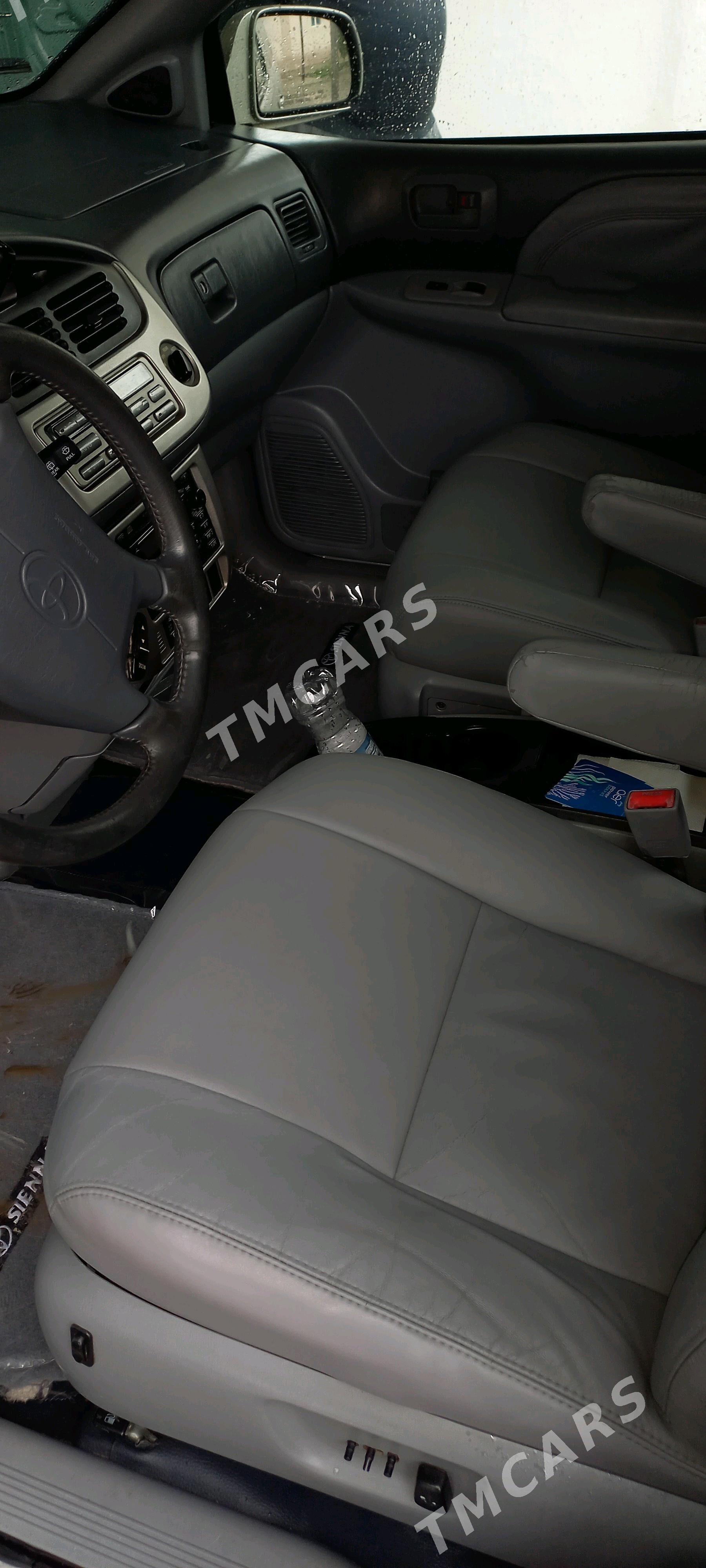 Toyota Sienna 2002 - 188 000 TMT - Daşoguz - img 9