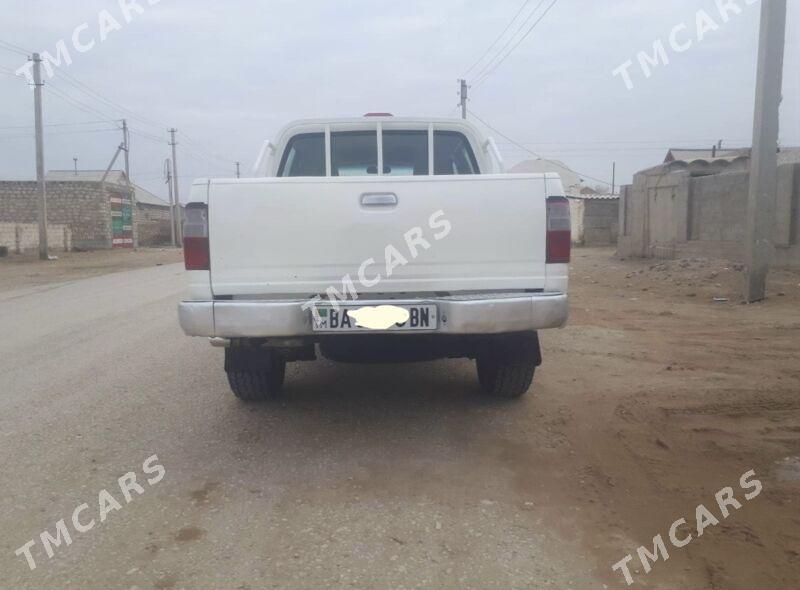 Toyota Hilux 2009 - 80 000 TMT - Гумдаг - img 4