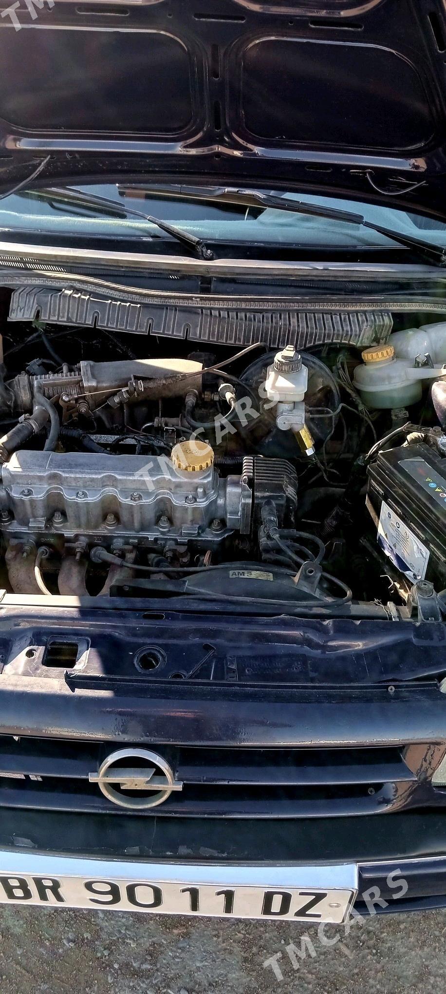 Opel Astra 1993 - 38 000 TMT - Дашогуз - img 4